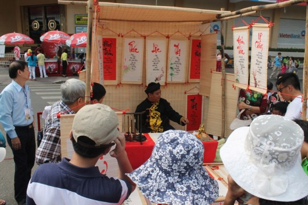 Du khách đổ xô tới Thảo Cẩm Viên vào mùng 3 Tết ảnh 15