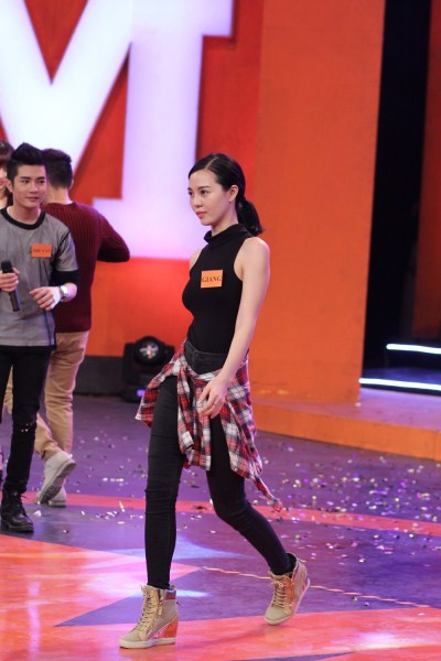 Á hậu Trà Giang, Duyên Anh Idol khoe body khỏe khoắn ảnh 2