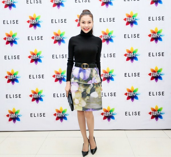 Trà Ngọc Hằng mặc kín mít vẫn quyến rũ ảnh 1