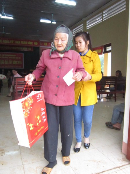 Trao quà Tết cho người nghèo tại Thanh Hóa ảnh 3
