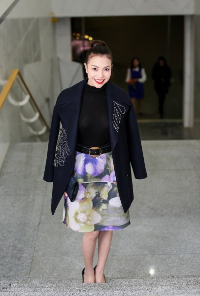 Trà Ngọc Hằng mặc kín mít vẫn quyến rũ ảnh 3