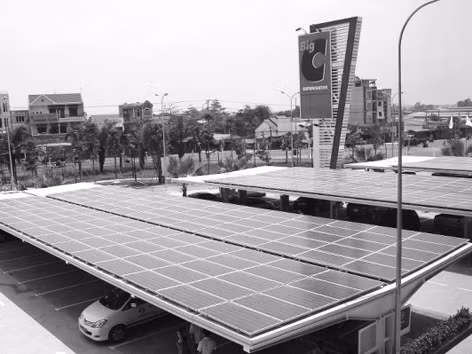 Hệ thống năng lượng mặt trời của BigC Dĩ An (Ảnh do siêu thị cung cấp)