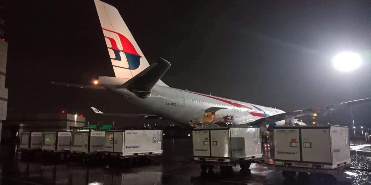 Lô thuốc chữa COVID-19 được vận chuyển về đến Việt Nam vào tối 21/8