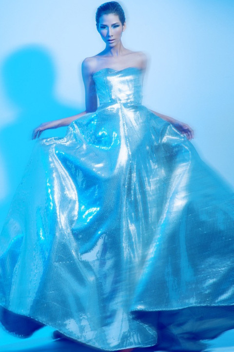 Quán quân Vietnam's Next Top Model 2011 Hoàng Thùy