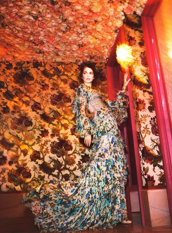 Em gái siêu mẫu của Kim Kardashian phủ nhận tin đồng tính ảnh 11