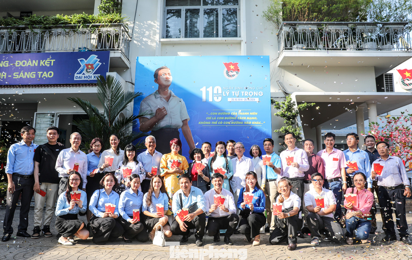 Bí thư Ban chấp hành Trung ương Đoàn, Chủ tịch Hội Đồng đội Trung ương Nguyễn Phạm Duy Trang chúc Tết cán bộ các đơn vị thuộc Trung ương Đoàn khu vực phía Nam.