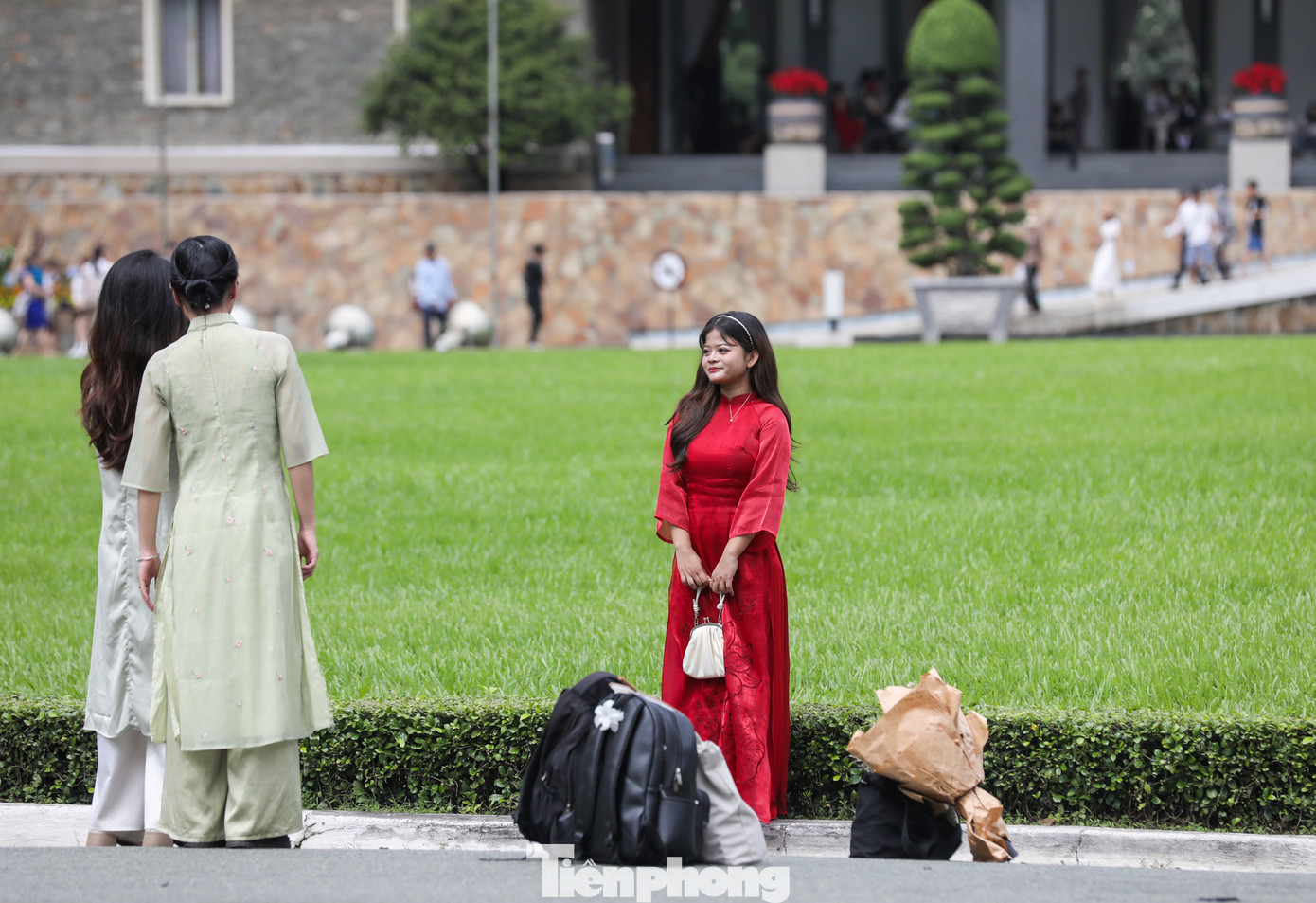 Nằm ở trung tâm TPHCM và mang ý nghĩa lịch sử quan trọng, Dinh Độc Lập là địa điểm được nhiều bạn trẻ chọn ghé chơi dịp nghỉ lễ 2/9. Nằm ở trung tâm TPHCM và mang ý nghĩa lịch sử quan trọng, Dinh Độc Lập là địa điểm được nhiều bạn trẻ chọn ghé chơi dịp nghỉ lễ 2/9.