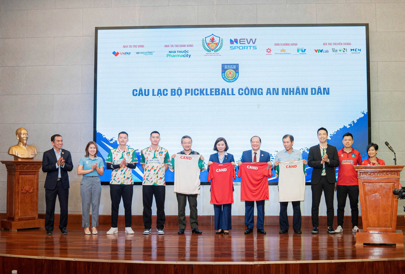Ra mắt áo thi đấu CLB pickleball CAND năm 2024. Ra mắt áo thi đấu CLB pickleball CAND năm 2024.