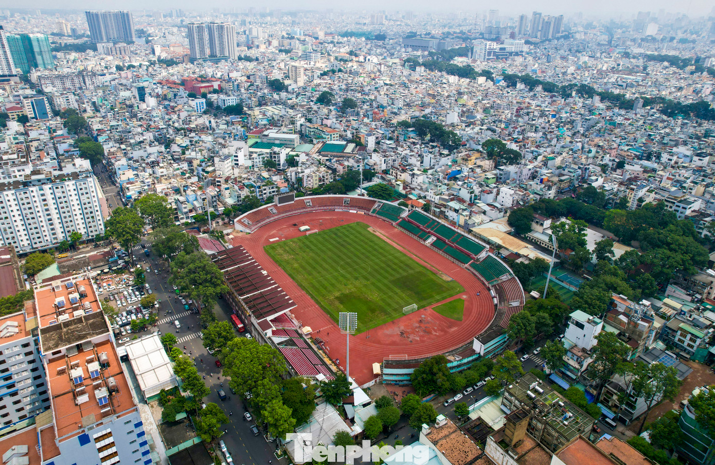 Sân vận động Thống Nhất là một trong những sân vận động lâu đời nhất Việt Nam, với sức chứa 20.000 chỗ ngồi. Nhưng hiện nay, nhiều hạng mục của sân đã bị xuống cấp.