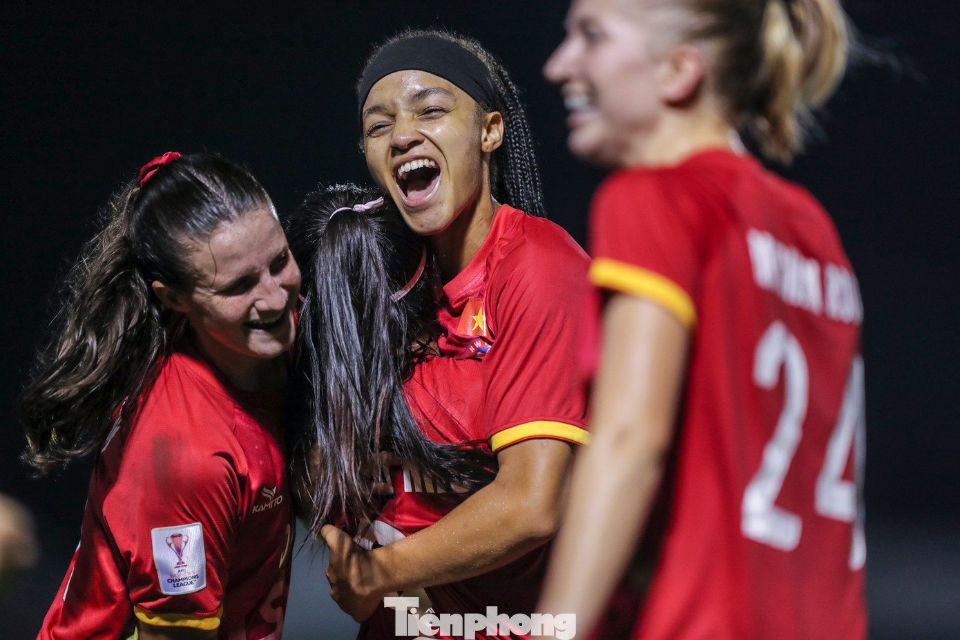 CLB nữ TPHCM đặt mục tiêu vượt qua vòng bảng của AFC Champions League nữ 2024-2025. Chiến thắng thuyết phục ở trận ra quân trước Taichung Blue Whale giúp các học trò của HLV Nguyễn Hồng Phẩm có thêm động lực ở 2 lượt trận còn lại.