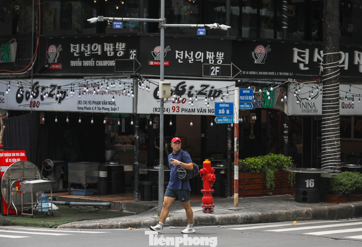 Vì khu vực kinh doanh nằm lẫn với khu dân cư nên các hoạt động văn hóa, nghệ thuật gây tiếng ồn sẽ kết thúc sớm hơn, lúc 22h để bảo đảm không ảnh hưởng tới sinh hoạt của người dân.