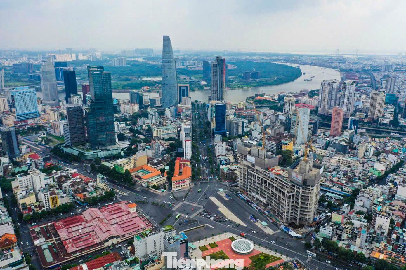 Đại diện Bitexco cũng thừa nhận đã nhận 15.712 tỷ đồng từ bà Trương Mỹ Lan để thực hiện dự án khu tứ giác Bến Thành, số tiền này hiện đã hòa nhập vào hoạt động của tập đoàn.