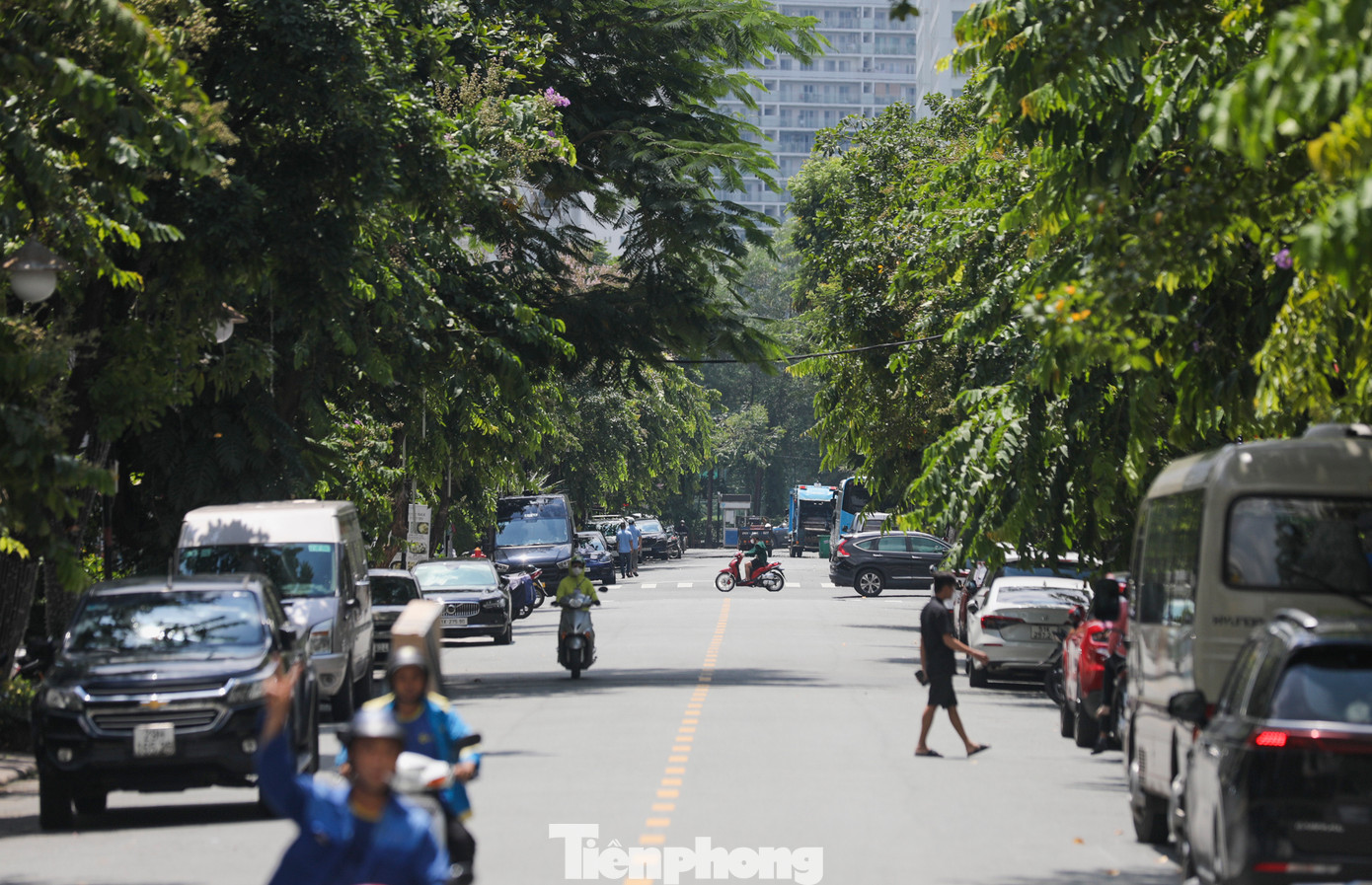Đường số 2 là tuyến cắt ngang nối từ đường Phạm Văn Nghị qua đường Bùi Bằng Đoàn - cũng là khu vực thuộc phạm vi của phố thương mại ẩm thực.