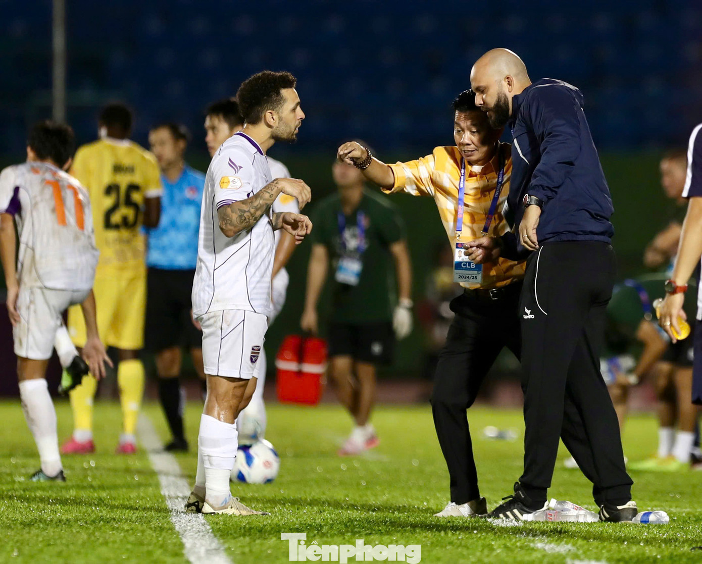 Bàn gỡ giúp cho Hải Phòng cảm thấy hài lòng nên chơi chậm chắc. Trong khi đó, Bình Dương phải dồn lên để hy vọng tìm kiếm bàn thắng. Tuy nhiên không đội nào ghi thêm bàn nên đôi bên chấp nhận trận hòa với tỷ số 1-1. Bàn gỡ giúp cho Hải Phòng cảm thấy hài lòng nên chơi chậm chắc. Trong khi đó, Bình Dương phải dồn lên để hy vọng tìm kiếm bàn thắng. Tuy nhiên không đội nào ghi thêm bàn nên đôi bên chấp nhận trận hòa với tỷ số 1-1.