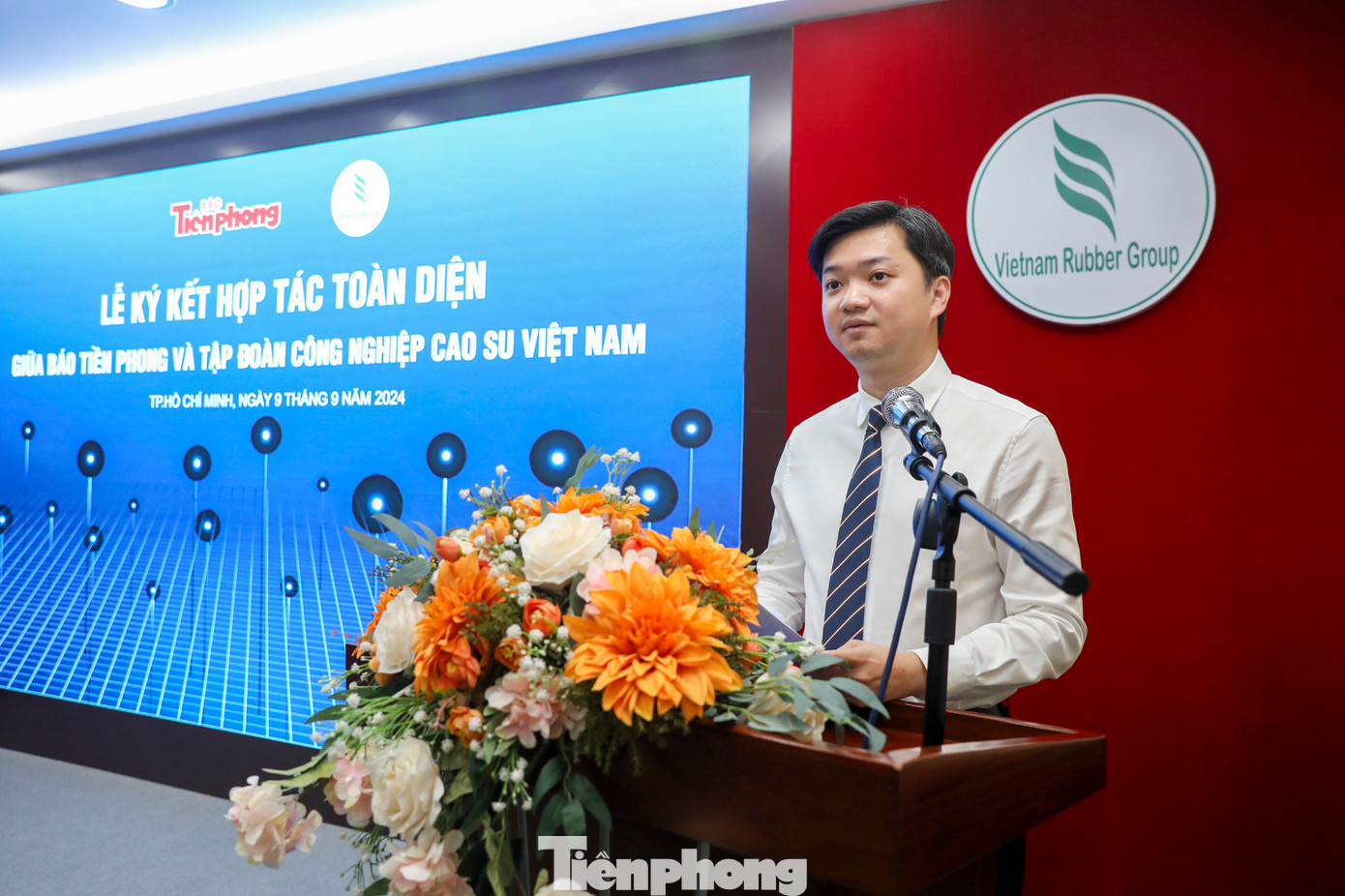 Anh Nguyễn Minh Triết – Bí thư Trung ương Đoàn, Chủ tịch Trung ương Hội Sinh viên Việt Nam đánh giá cao sự hợp tác giữa Báo Tiền Phong và VRG. Ảnh: Duy Anh.