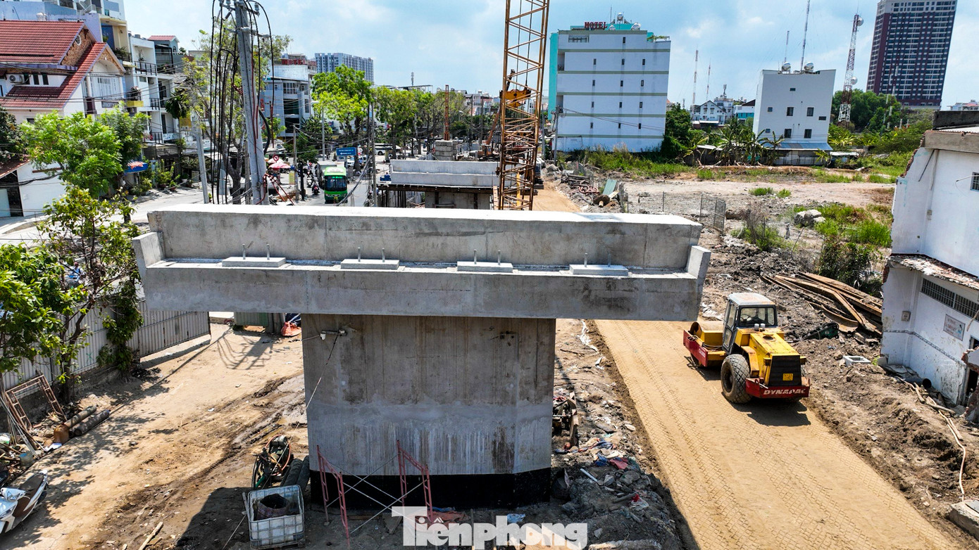 Phần cầu đã hoàn thành 9/10 móng mố trụ, 8/10 thân mố trụ cầu, 2 nhịp cầu và đang tiếp tục thi công 2 mố trụ cầu (M1, T6).