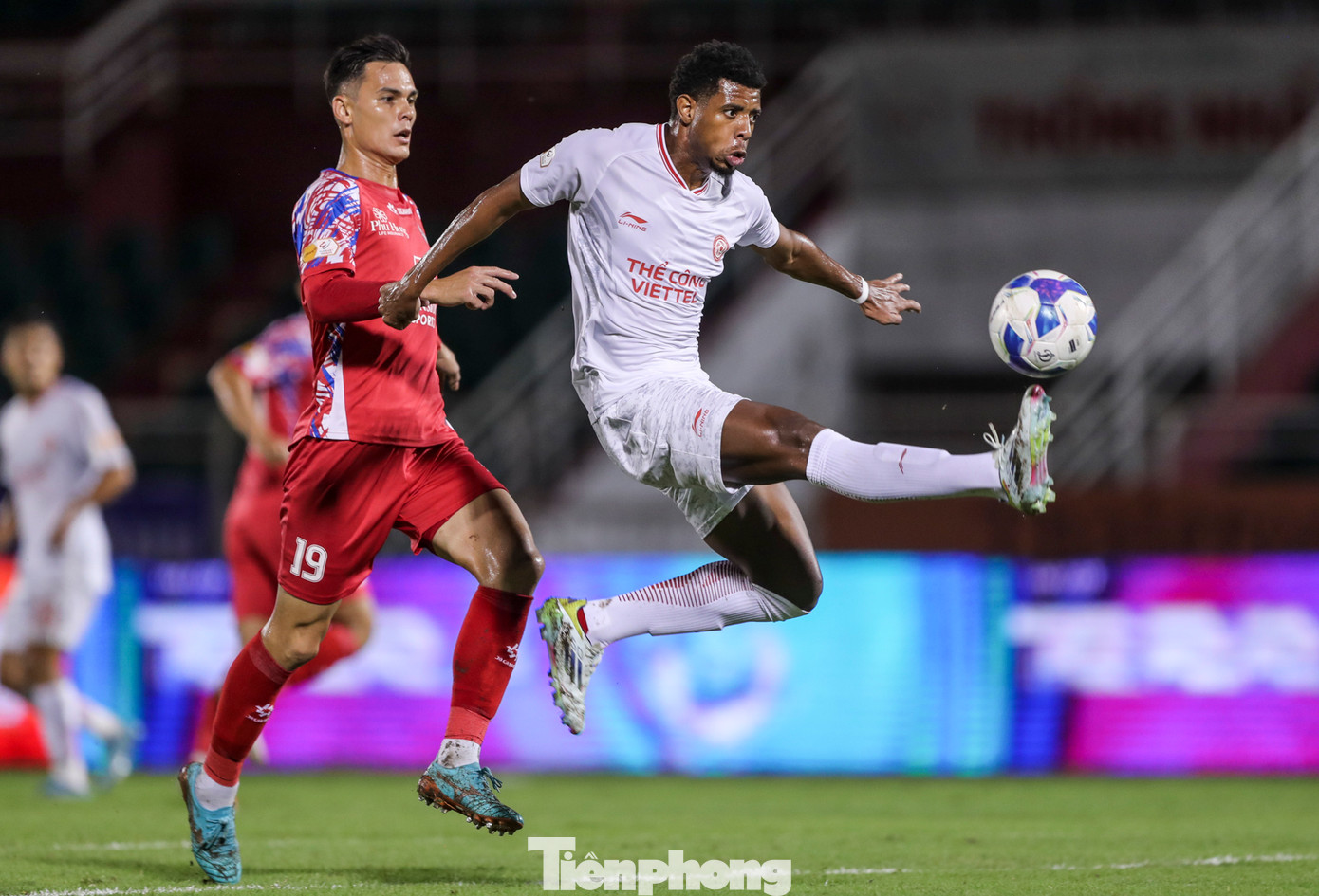 Dẫu biết, trận mở màn mùa giải luôn rất khó khăn và các đội tranh tài thường chưa có sự nhập cuộc ổn nhất, nhưng thực tế giữa hai đội TPHCM và Thể Công Viettel đang có nhiều vấn đề trong việc kết nối đội hình, dẫu cả hai đã có không ít trận đấu giao hữu trước mùa giải. Dẫu biết, trận mở màn mùa giải luôn rất khó khăn và các đội tranh tài thường chưa có sự nhập cuộc ổn nhất, nhưng thực tế giữa hai đội TPHCM và Thể Công Viettel đang có nhiều vấn đề trong việc kết nối đội hình, dẫu cả hai đã có không ít trận đấu giao hữu trước mùa giải.