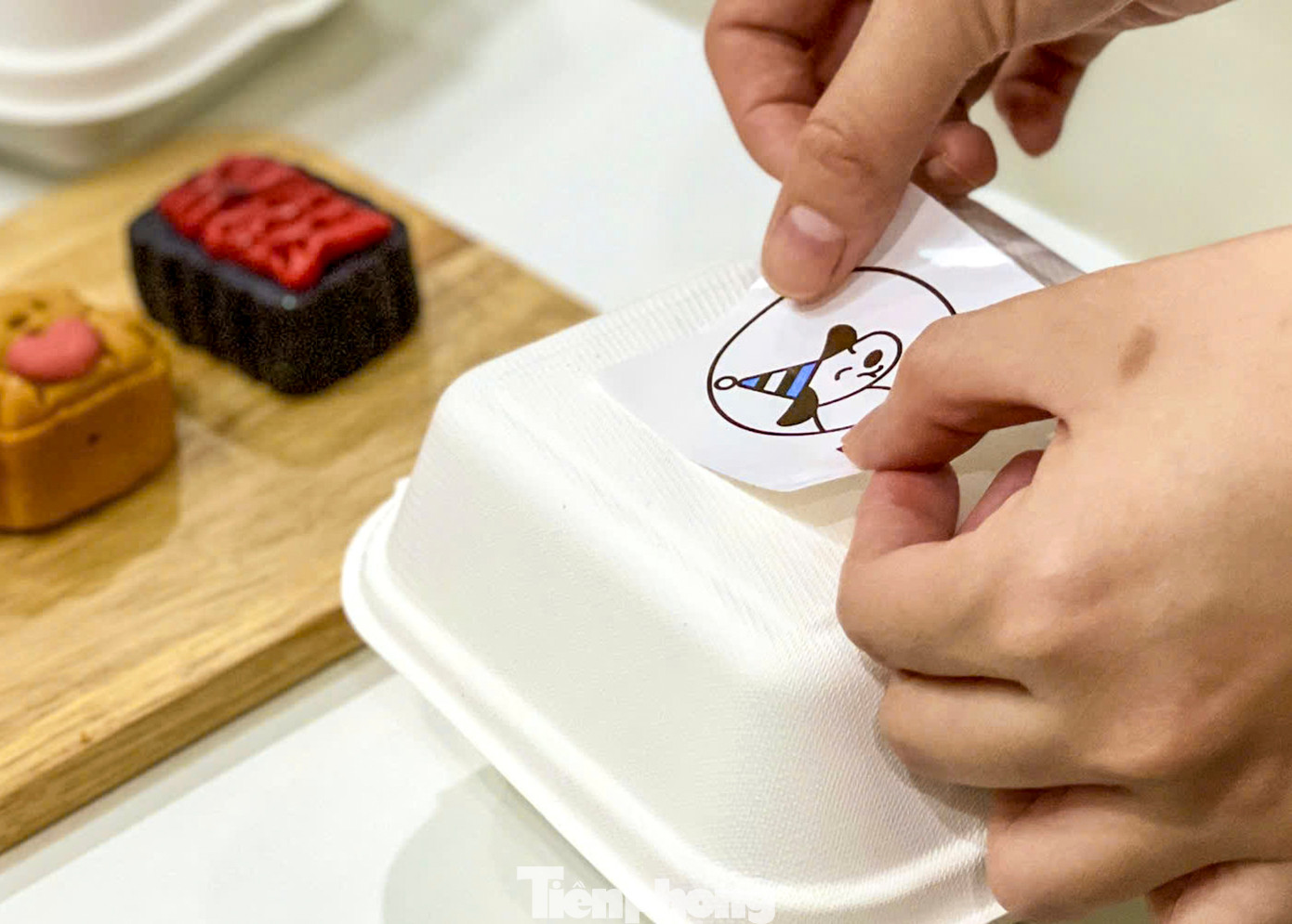 Sau thời gian mở bán được hơn 2 tháng, tiệm nhận được nhiều phản hồi tích cực, cho thấy người nuôi đang thực sự hứng thú với các dòng bánh được làm theo công thức riêng cho thú cưng. Sau thời gian mở bán được hơn 2 tháng, tiệm nhận được nhiều phản hồi tích cực, cho thấy người nuôi đang thực sự hứng thú với các dòng bánh được làm theo công thức riêng cho thú cưng.