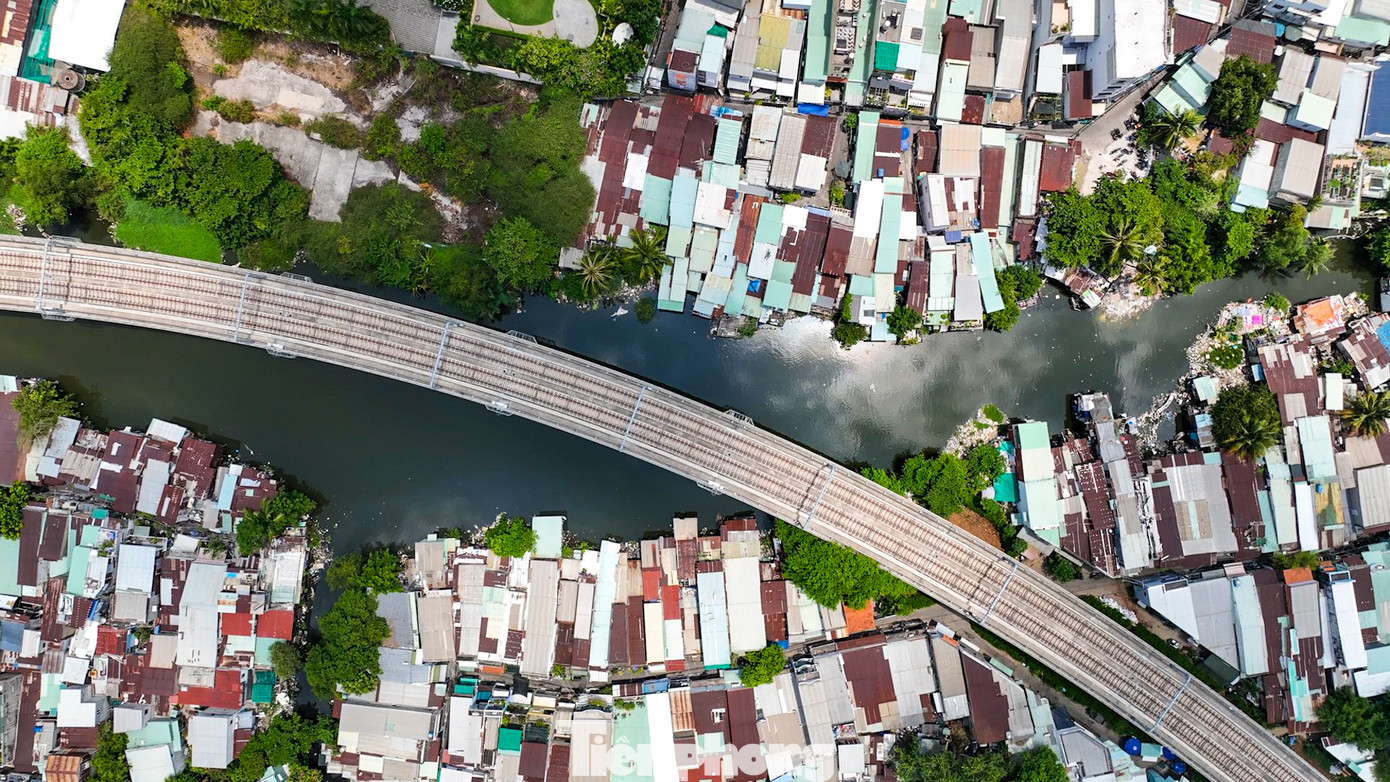 Sở Kế hoạch và Đầu tư TPHCM đang thẩm định hồ sơ, dự kiến đề xuất UBND TPHCM trình HĐND TPHCM thông qua chủ trương đầu tư dự án nạo vét, cải tạo rạch Văn Thánh.