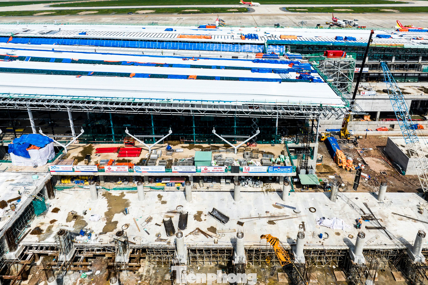 Khối lượng thi công của các nhà thầu sẽ được chia nhỏ theo tiến độ 15 ngày. Quá trình thực hiện sẽ được đánh giá thường xuyên. Nếu nhà thầu nào không đạt sản lượng quy định, phải bù vào kỳ 15 ngày tiếp theo để đảm bảo luôn hoàn thành mục tiêu đề ra.