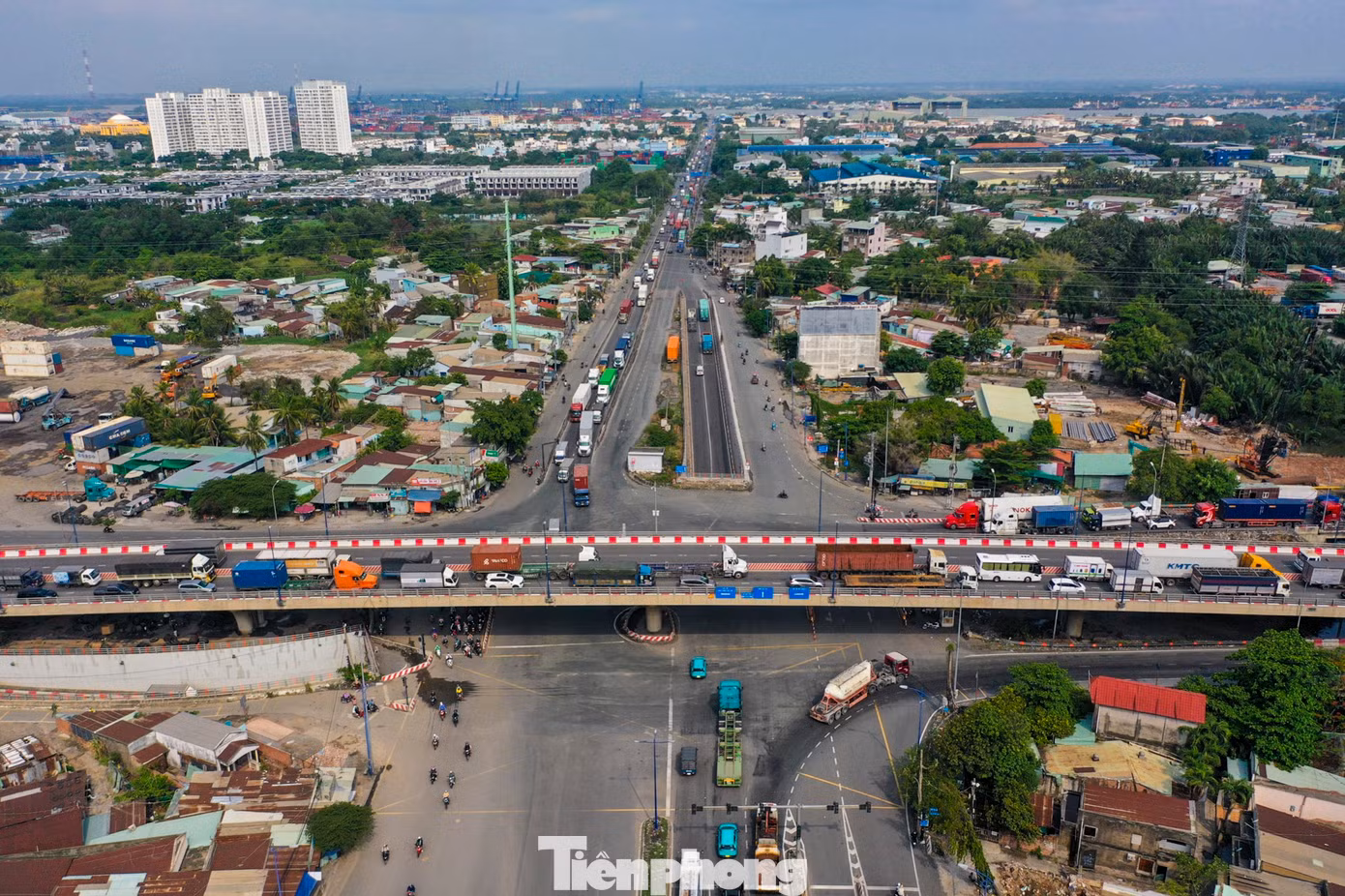 Nút giao Mỹ Thủy là điểm giao cắt giữa trục đường ra vào cảng Cát Lái (đường Nguyễn Thị Định) và tuyến đường Vành đai 2. Nút giao Mỹ Thủy là điểm giao cắt giữa trục đường ra vào cảng Cát Lái (đường Nguyễn Thị Định) và tuyến đường Vành đai 2.