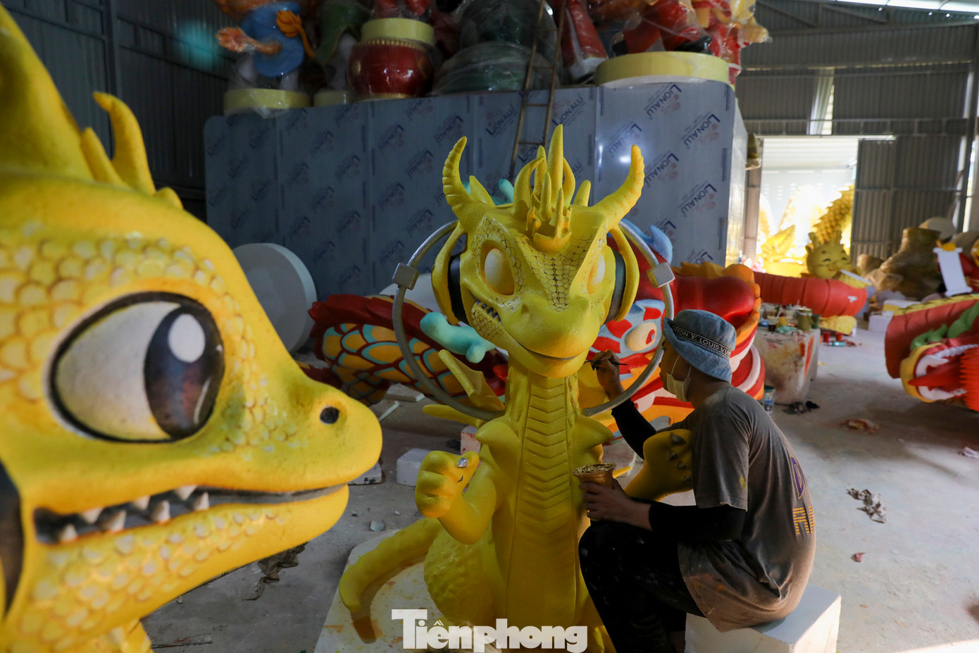 Hầu hết thợ sơn được tuyển từ sinh viên trường mỹ thuật.