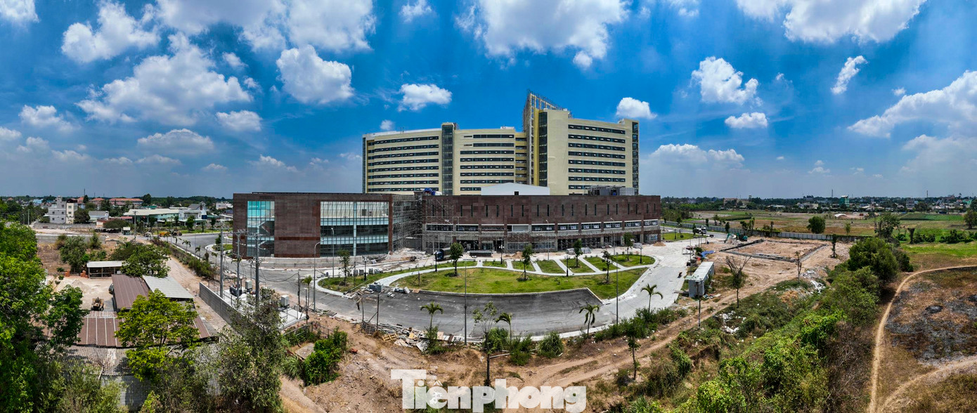 Dự án Bệnh viện Đa khoa khu vực Củ Chi có 13 tầng, 1 tầng hầm, tổng diện tích sàn là 80.980 m2. Dự án Bệnh viện Đa khoa khu vực Củ Chi có 13 tầng, 1 tầng hầm, tổng diện tích sàn là 80.980 m2.