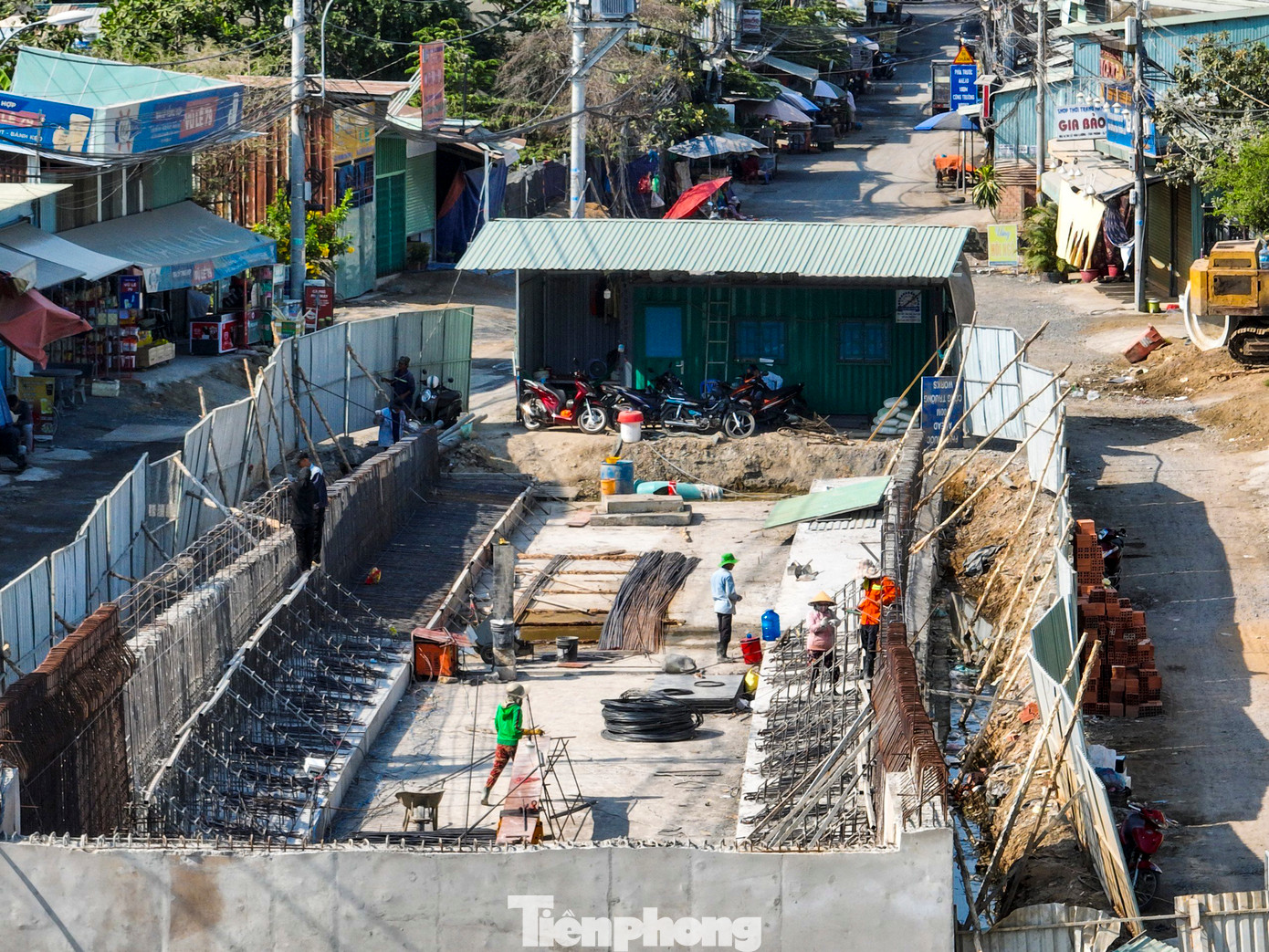 Công trường đang tổ chức 4 mũi thi công (3 trên cạn và 1 dưới nước).