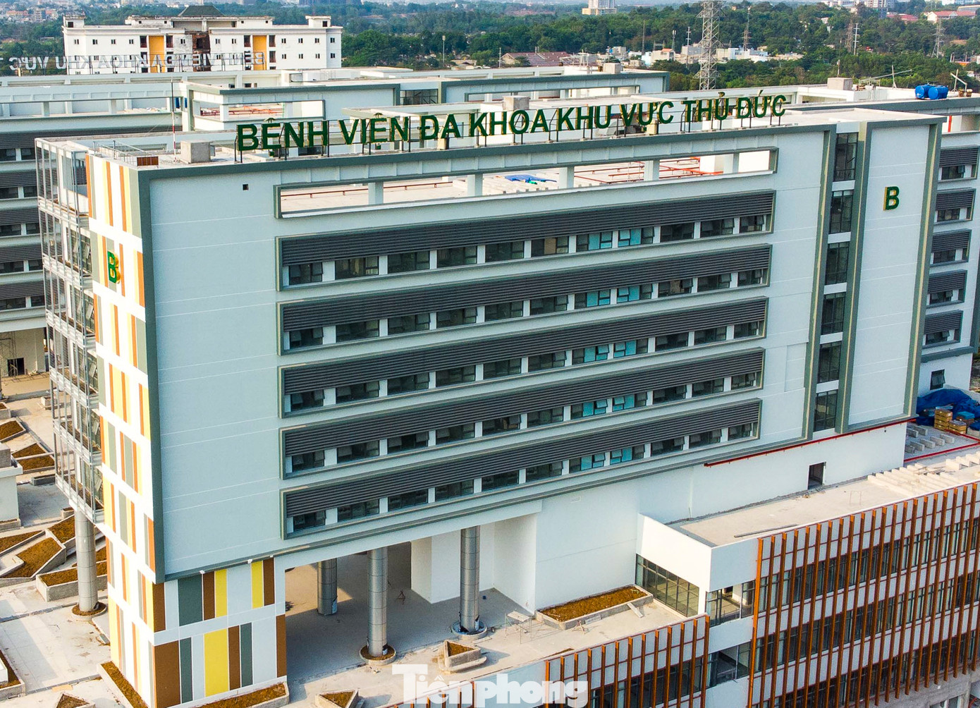 Dự án này được khởi công từ tháng 11/2021, với tổng mức đầu tư hơn 3.000 tỷ đồng, trong đó trang thiết bị 1.450 tỷ và chi phí xây dựng 1.950 tỷ đồng.