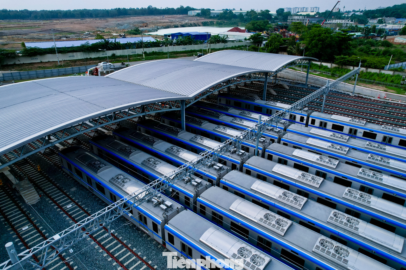 Đến nay tất cả 17 tàu đã về đủ, đặt trên các đường ray ở bãi đỗ.