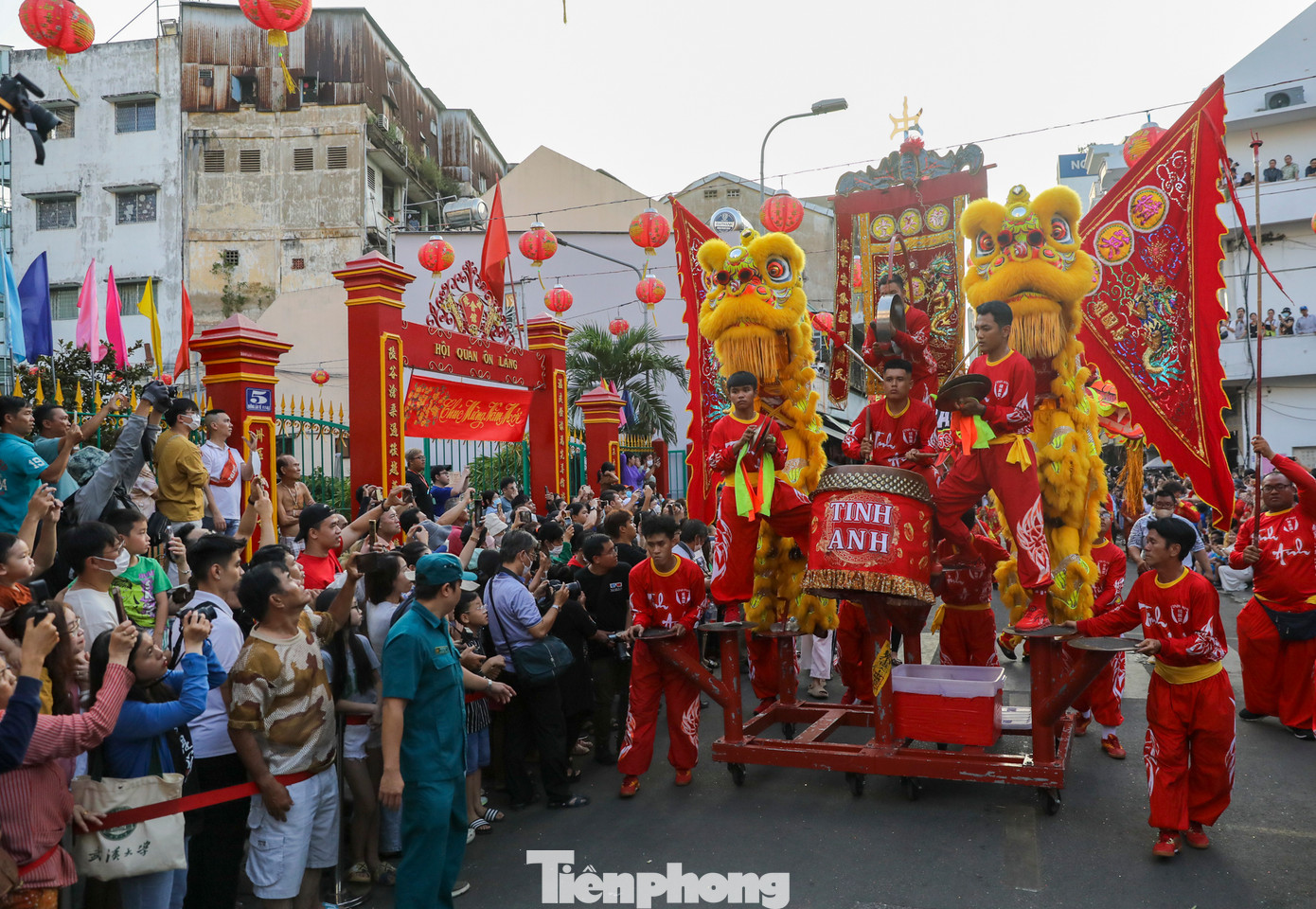 Một số người dân tham dự cho biết họ rất quan tâm đến ngày Tết Nguyên tiêu bởi lễ hội này mang ý nghĩa đón mừng đêm trăng tròn đầu tiên trong năm để cầu mong mưa thuận gió hòa, quốc thái dân an.
