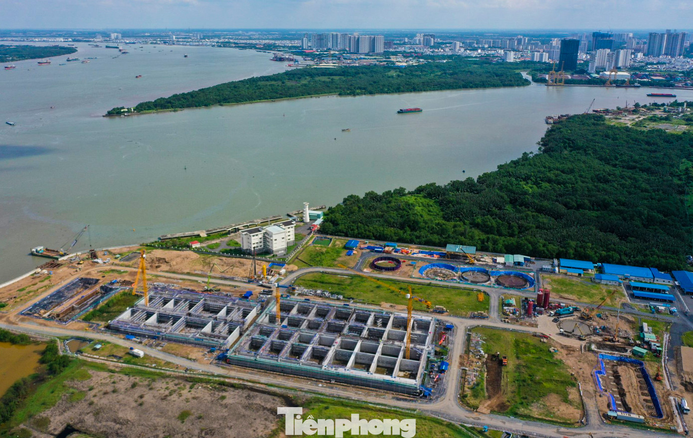 Khi dự án đi vào vận hành, toàn bộ nước thải của dân cư dọc hai bên kênh Nhiêu Lộc - Thị Nghè trải dài qua các Quận 1, 3, Bình Thạnh, Phú Nhuận, Tân Bình và Quận 2 cũ sẽ được gom về nhà máy xử lý nước thải Nhiêu Lộc - Thị Nghè thông qua hệ thống cống bao dài khoảng 17 km.