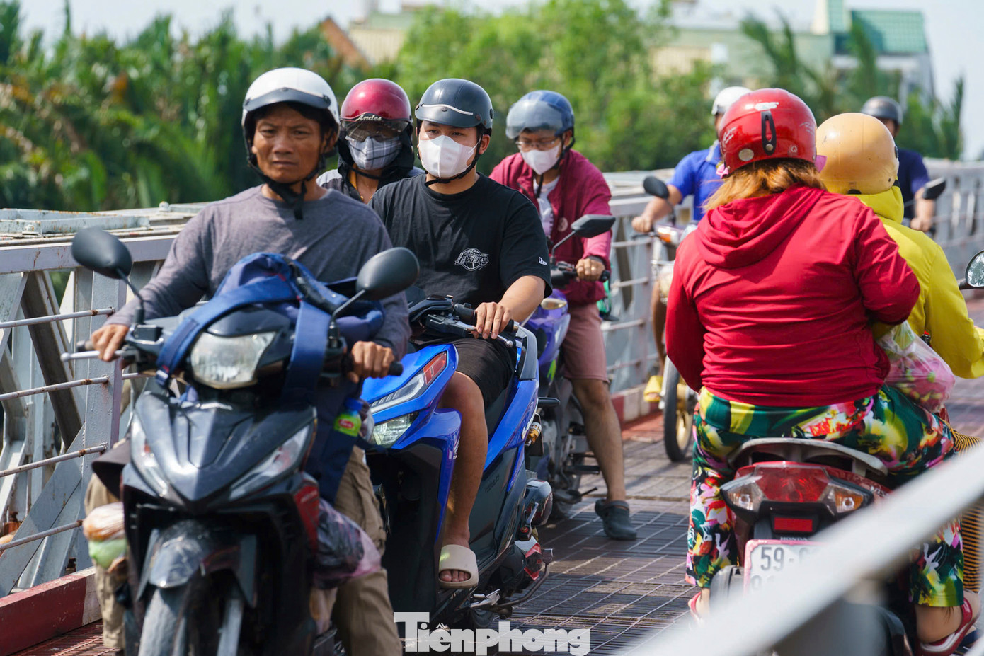 Tháng 8/2024, dự án xây mới cầu Rạch Tôm và Rạch Dơi được Sở GTVT TPHCM đề xuất UBND TPHCM đưa vào kế hoạch ưu tiên đầu tư từ nay đến năm 2030. Tổng vốn đầu tư 2 cây cầu này khoảng 1.300 tỷ đồng, trong đó cầu Rạch Tôm được đề xuất đầu tư với tổng mức đầu tư gần 497 tỷ đồng và cầu Rạch Dơi khoảng 781 tỷ đồng.