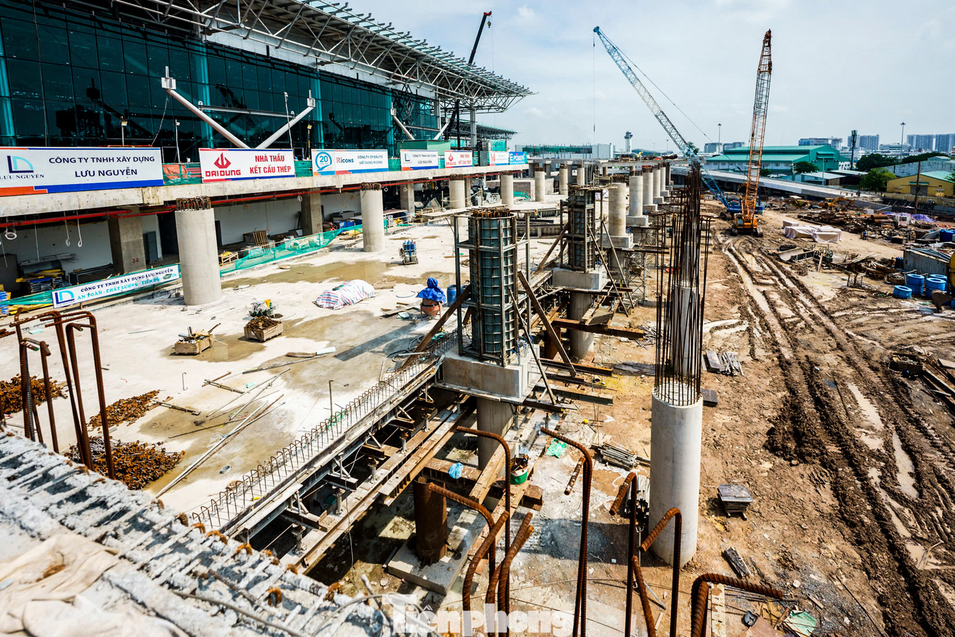 Hệ thống cầu cạn đang thi công, dự kiến sẽ được hợp long vào cuối tháng 12 tới và hoàn thành vào tháng 2/2025.