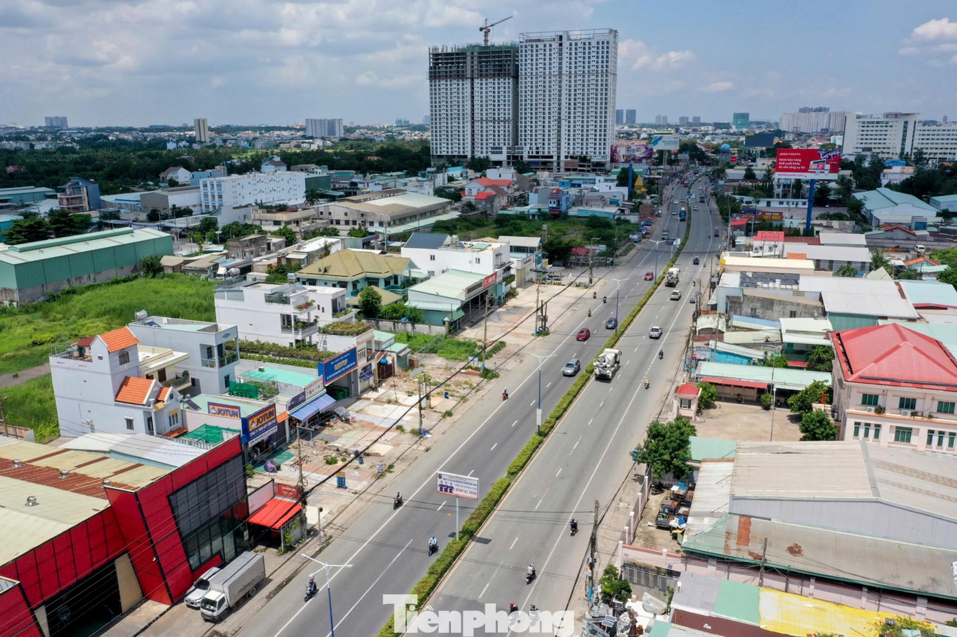 Hiện nay, với dự án nâng cấp quốc lộ 13, Sở GTVT TPHCM đã chi hơn 3,7 tỷ đồng cho 4 gói thầu: Tư vấn lập hồ sơ mời thầu, đánh giá hồ sơ dự thầu; tư vấn khảo sát bước lập báo cáo nghiên cứu tiền khả thi; tư vấn khảo sát và lập báo cáo nghiên cứu tiền khả thi...