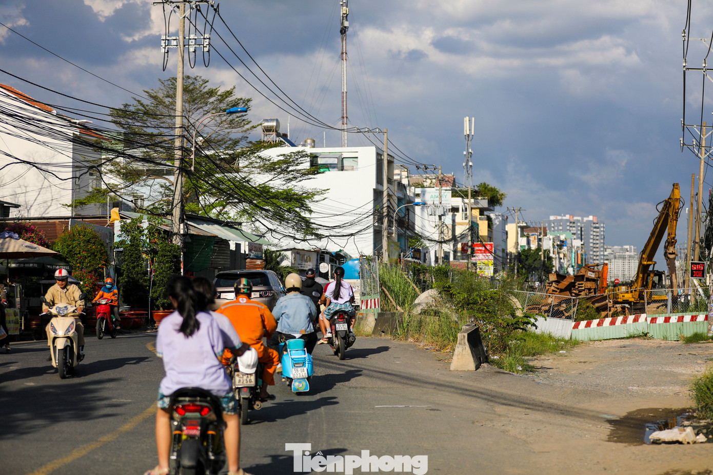 Bước sang năm 2024, UBND TP Thủ Đức sẽ áp dụng các biện pháp căn cơ hơn để xử lý các trường hợp nói trên, trong đó có một trường hợp lấn chiếm đất công. Sau đó, chính quyền địa phương sẽ bàn giao mặt bằng cho chủ đầu tư tiếp tục thi công xây dựng.