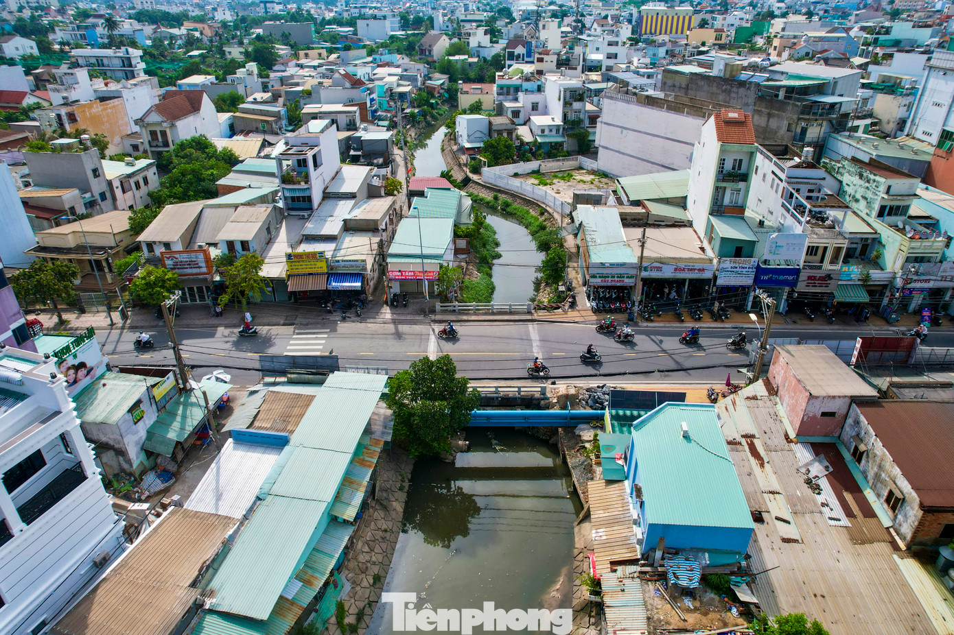Cầu Ngang (trên đường Kha Vạn Cân giao với rạch cầu Ngang) có chiều rộng hẹp, khoảng 5,3m, là vị trí "thắt cổ chai" nên khả năng thoát nước rất hạn chế.