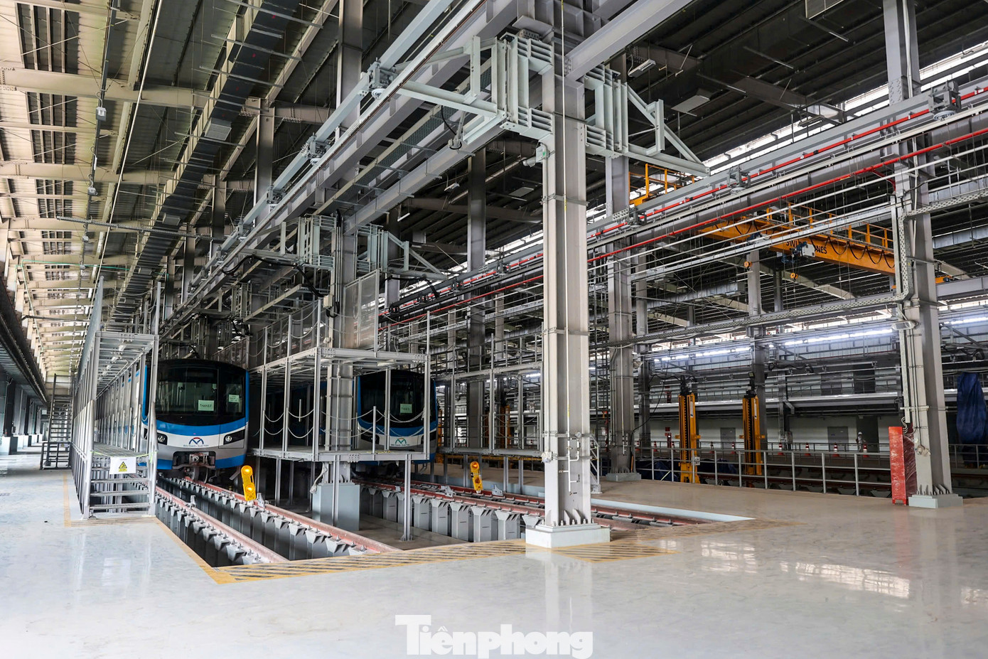 Không gian nhà xưởng chia thành các khu vực kỹ thuật riêng tuỳ theo mức độ cần bảo trì, sửa chữa của tàu.