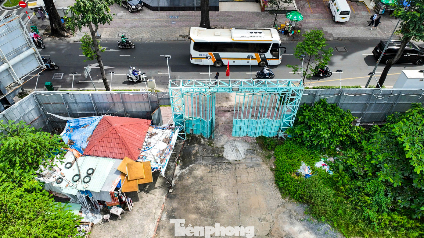 Song song với yêu cầu chấm dứt hợp đồng BT mà Chủ tịch UBND TPHCM đã nêu, mới đây, Sở Văn hóa và Thể thao cũng có báo cáo lên UBND TPHCM về nghiên cứu tiền khả thi dự án đầu tư xây dựng Nhà thi đấu Phan Đình Phùng. Song song với yêu cầu chấm dứt hợp đồng BT mà Chủ tịch UBND TPHCM đã nêu, mới đây, Sở Văn hóa và Thể thao cũng có báo cáo lên UBND TPHCM về nghiên cứu tiền khả thi dự án đầu tư xây dựng Nhà thi đấu Phan Đình Phùng.