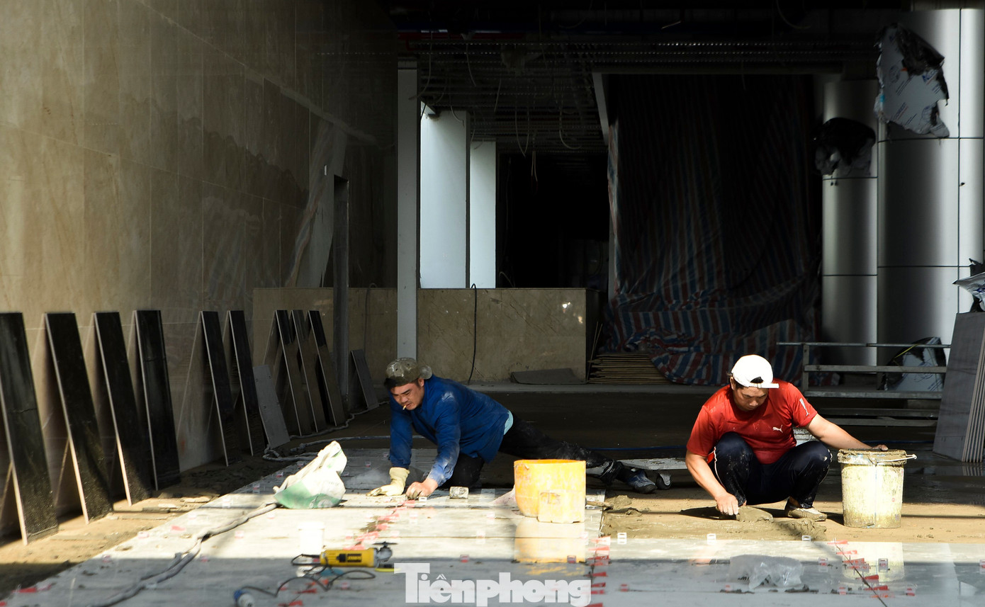 Theo ghi nhận của phóng viên, một số thiết bị hiện đại cũng đang được hoàn thiện như thang cuốn, phòng khám hiện đại và các khu vực tiểu cảnh trong khuôn viên bệnh viện. Theo ghi nhận của phóng viên, một số thiết bị hiện đại cũng đang được hoàn thiện như thang cuốn, phòng khám hiện đại và các khu vực tiểu cảnh trong khuôn viên bệnh viện.