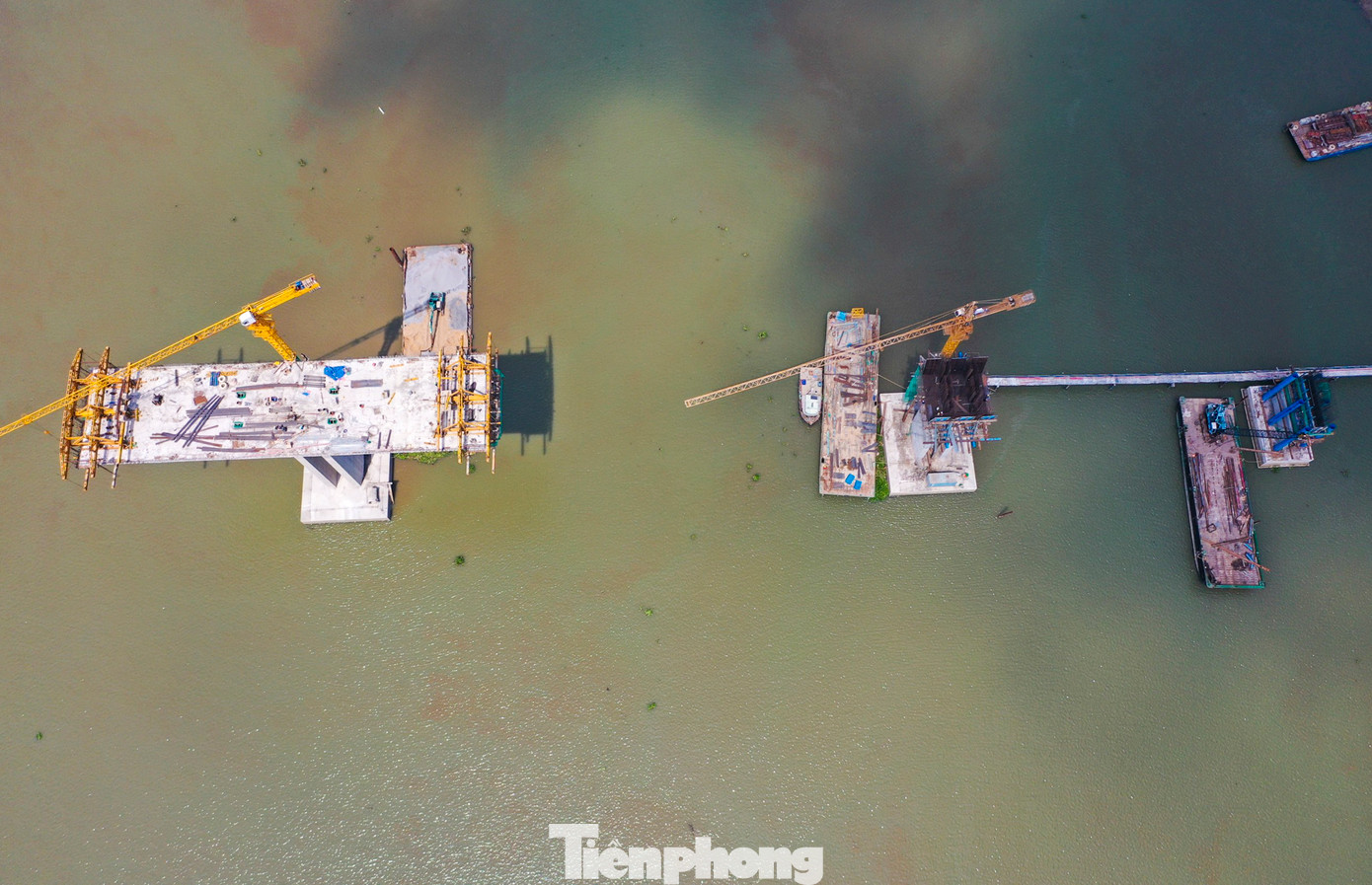 Dự án thành phần 1A thuộc Vành đai 3 TPHCM với 2 hạng mục chính gồm cầu Nhơn Trạch và đường dẫn đã đạt hơn 50% tổng khối lượng. Dự án thành phần 1A thuộc Vành đai 3 TPHCM với 2 hạng mục chính gồm cầu Nhơn Trạch và đường dẫn đã đạt hơn 50% tổng khối lượng.