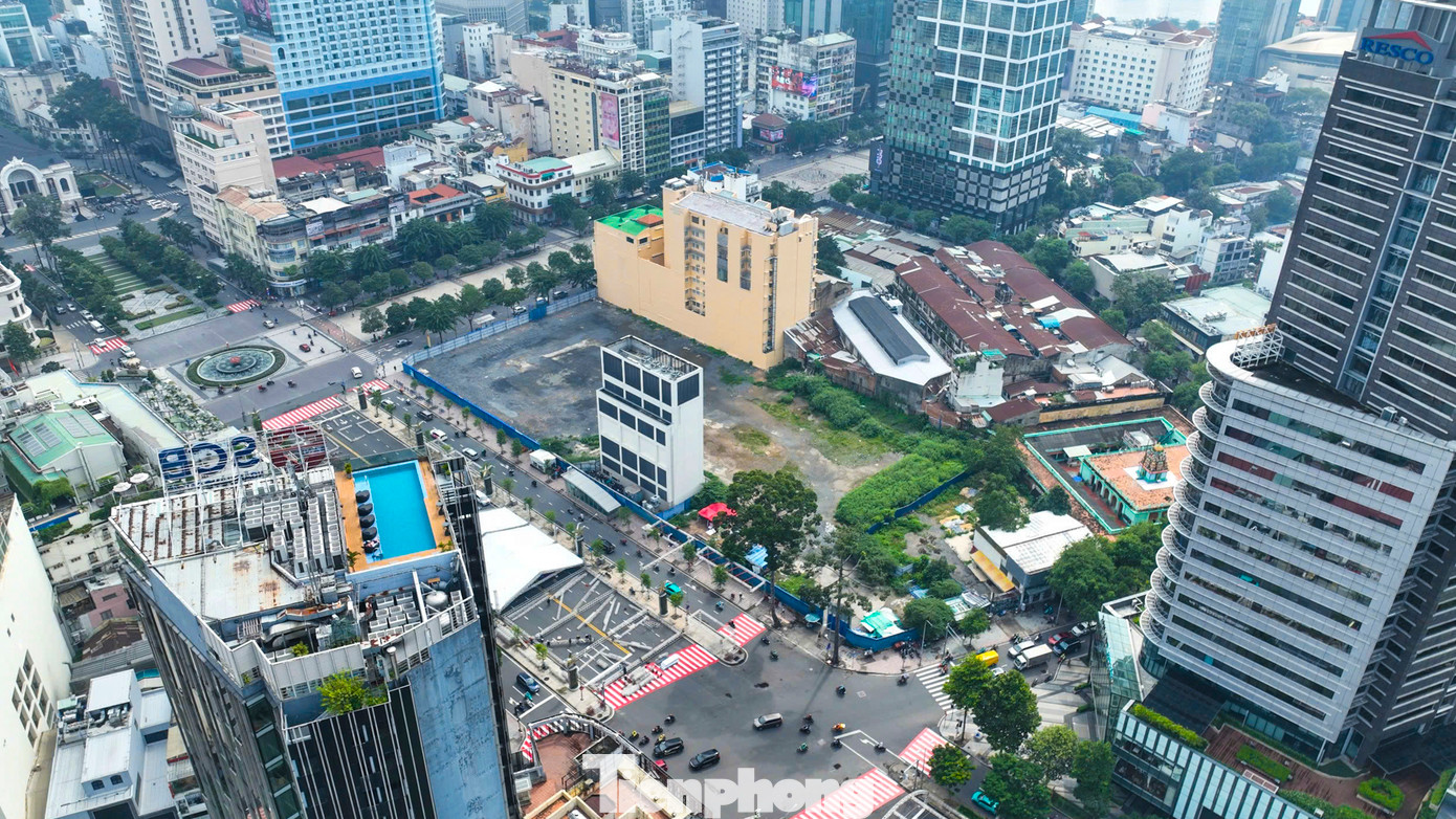 Theo kế hoạch, Satra sẽ xây một tòa nhà mới cao 40 tầng với tên gọi Satra Tax Plaza. Dự kiến ban đầu, tòa nhà được khởi công quý I/2017 và hoàn thành vào năm 2020.