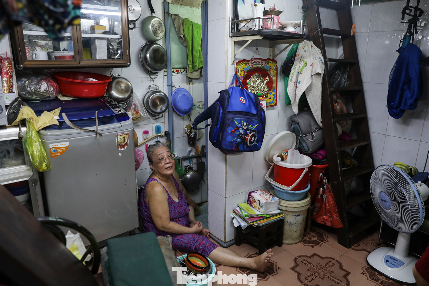 Trong 237 căn nhà tại khu chợ Gà, Gạo, đa phần là các trường hợp trong hộ gia đình có nhiều thế hệ hoặc có nhiều cặp vợ chồng cùng chung sống trong các căn hộ có diện tích rất nhỏ.