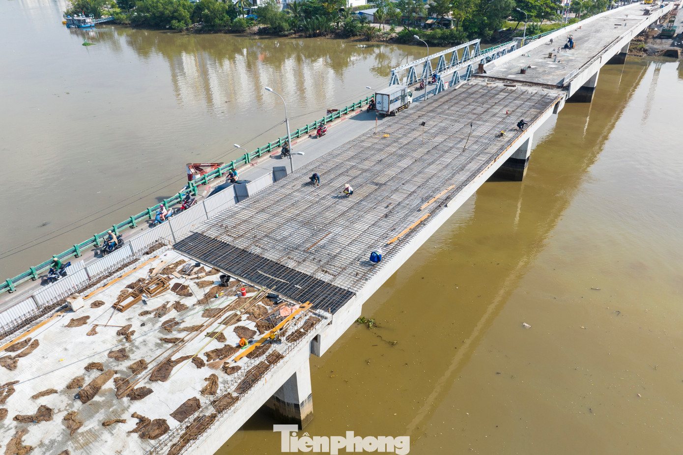 Tháng 7/2022, HĐND TPHCM đã thông qua điều chỉnh vốn đầu tư dự án, từ 398 tỉ đồng lên 748 tỉ đồng. Số tiền tăng chủ yếu để phục vụ bồi thường, giải phóng mặt bằng và di dời hạ tầng kỹ thuật, tăng từ 166 tỉ đồng lên 515 tỉ đồng.