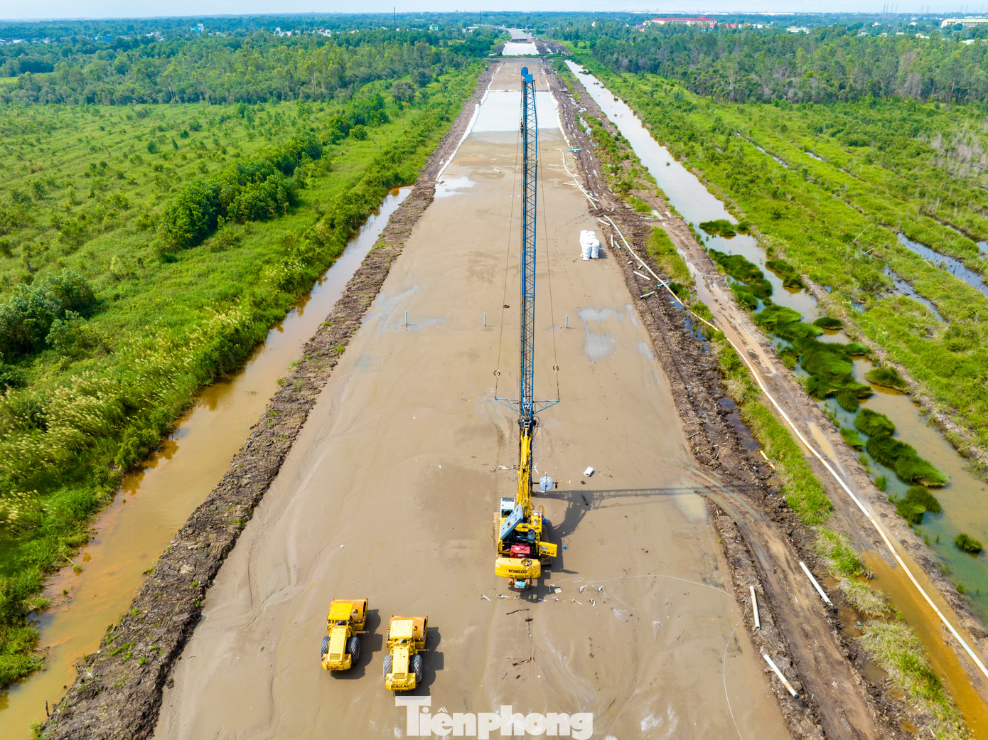 Tuyến vành đai 3 TPHCM đi qua TP.Thủ Đức, Củ Chi, Hóc Môn, Bình Chánh. Công trình có 14 gói thầu xây lắp, trong đó 10 gói thầu xây lắp chính, 4 gói thầu phụ trợ phục vụ khai thác vận hành.