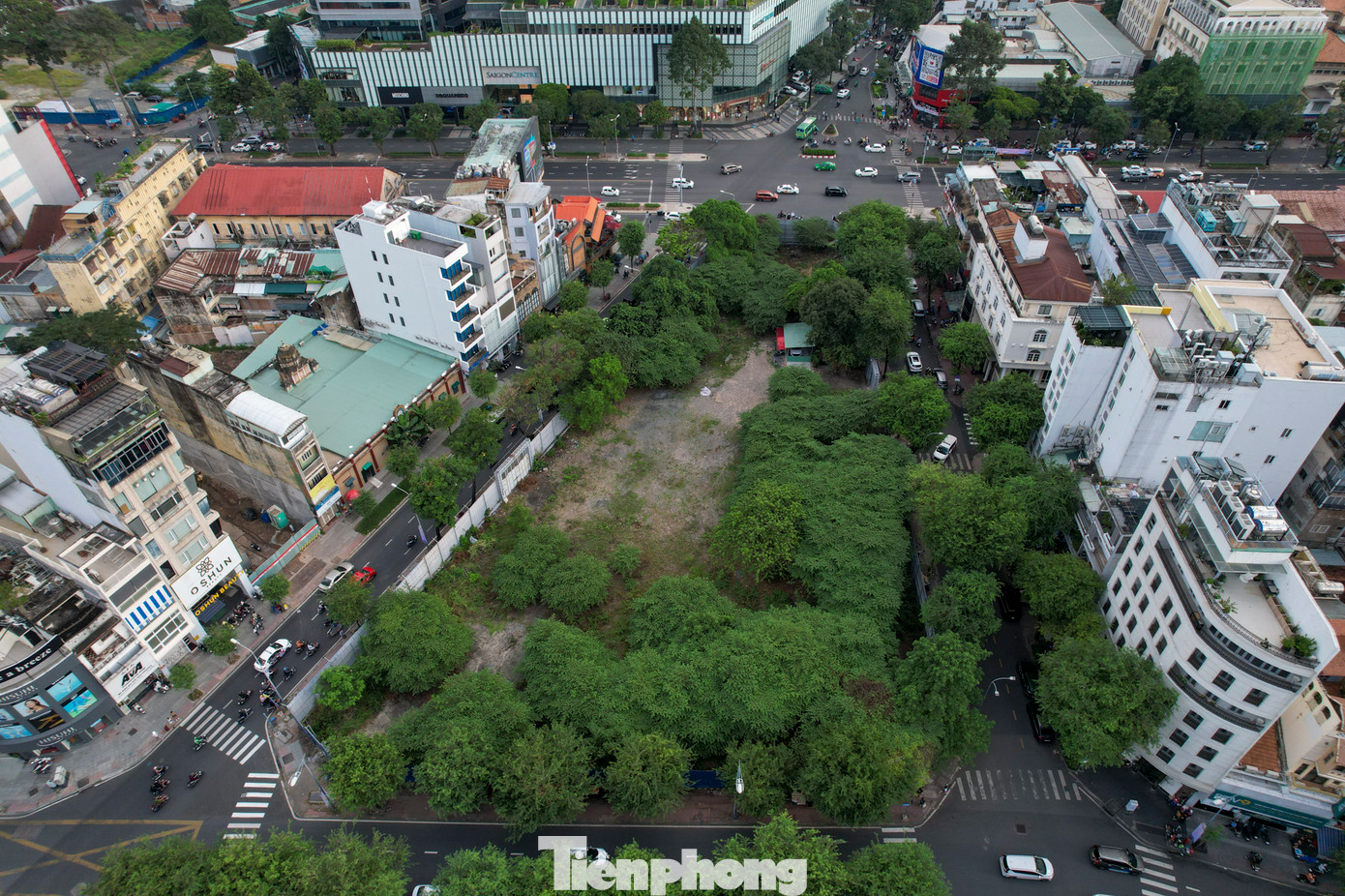 Đây là tổ hợp trung tâm thương mại, văn phòng, căn hộ, nhà hàng,... Khi đưa vào sử dụng, đây sẽ là nơi kinh doanh vàng bạc đá quý lớn nhất thành phố.