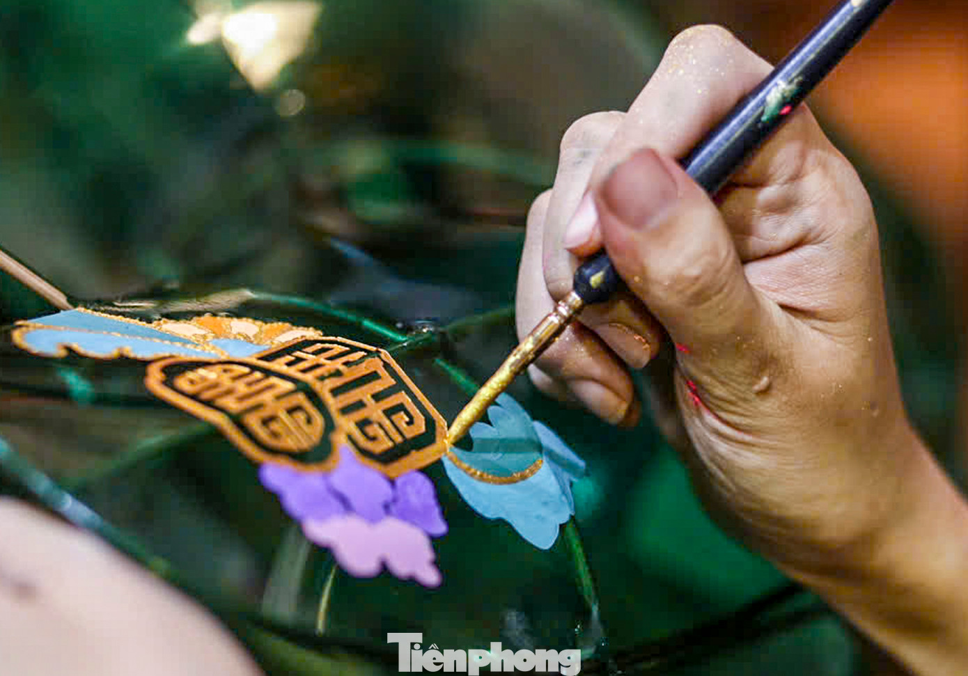 Chưa dừng lại ở đó, khó khăn trong việc tìm kiếm chất liệu, quy trình thực hiện sao cho phù hợp nhất cũng là cả vấn đề đối với chị Thuỷ trong những ngày đầu tiên khởi nghiệp.