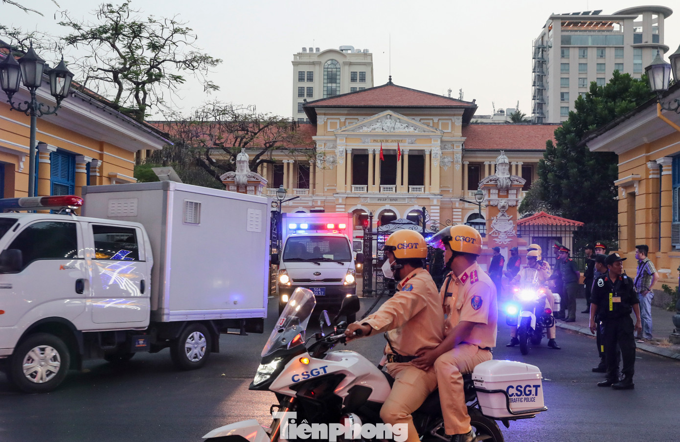 Phiên tòa dự kiến diễn ra trong gần 2 tháng (từ ngày 5/3 đến ngày 29/4), do thẩm phán Phạm Lương Toản (Chánh tòa Hình sự TAND TPHCM) làm chủ tọa. Phiên tòa dự kiến diễn ra trong gần 2 tháng (từ ngày 5/3 đến ngày 29/4), do thẩm phán Phạm Lương Toản (Chánh tòa Hình sự TAND TPHCM) làm chủ tọa.