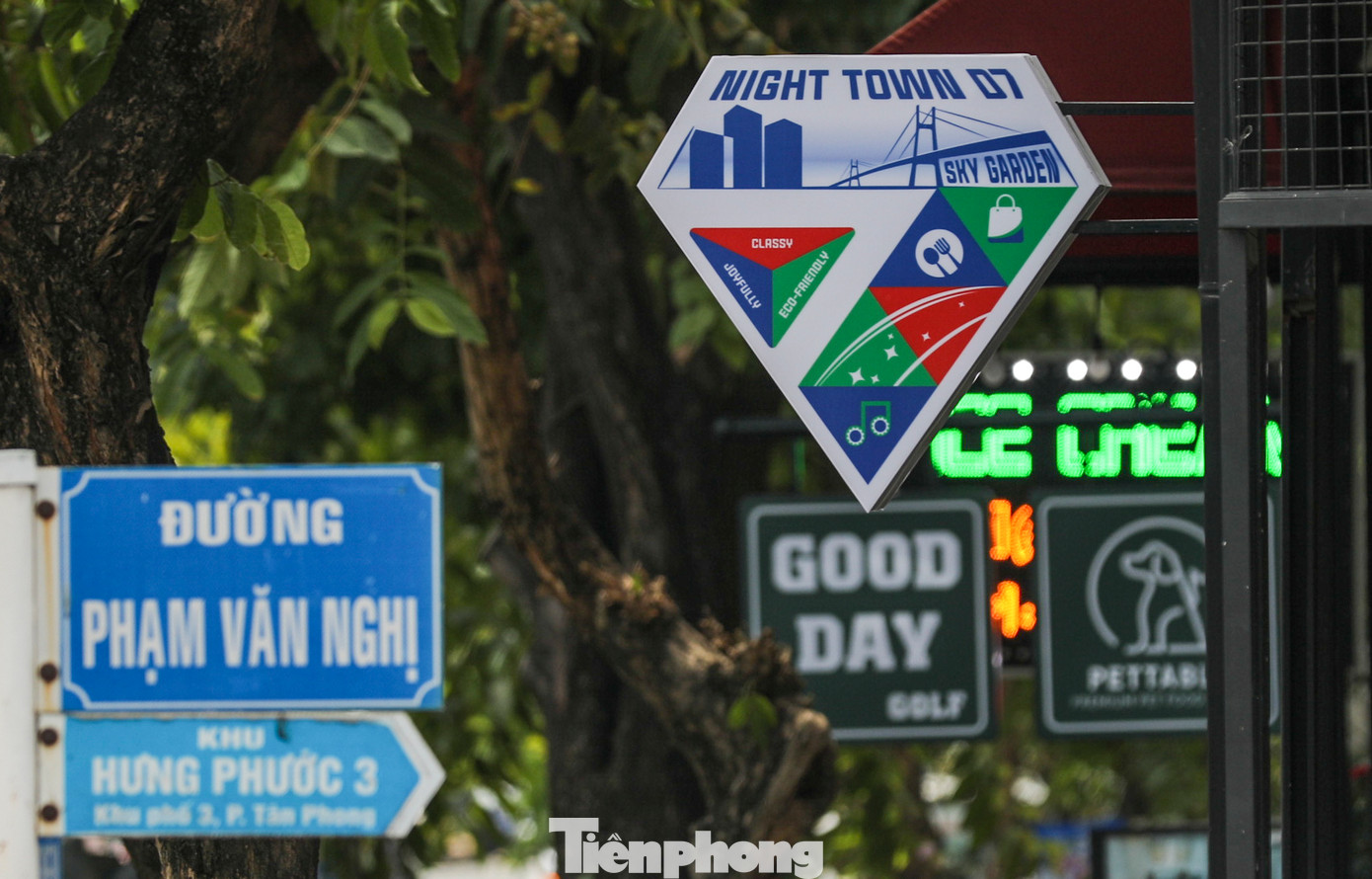 Ngoài đường Phan Văn Nghị, đường số 2 và đường Bùi Bằng Đoàn cũng được triển khai làm phố thương mại ẩm thực.