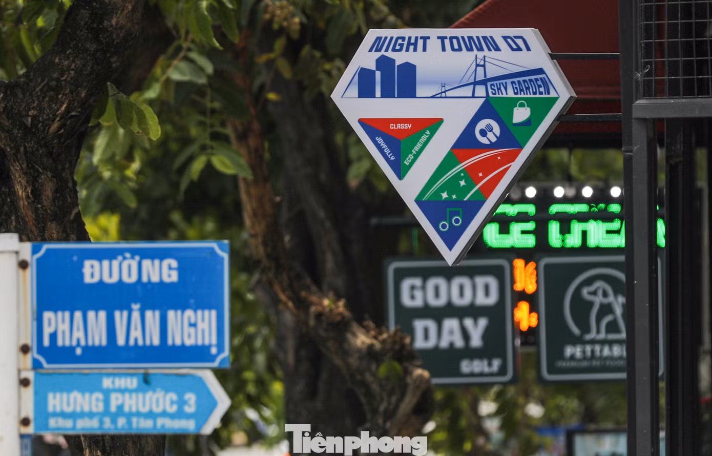 Ngoài đường Phan Văn Nghị, đường số 2 và đường Bùi Bằng Đoàn cũng được triển khai làm phố thương mại ẩm thực.